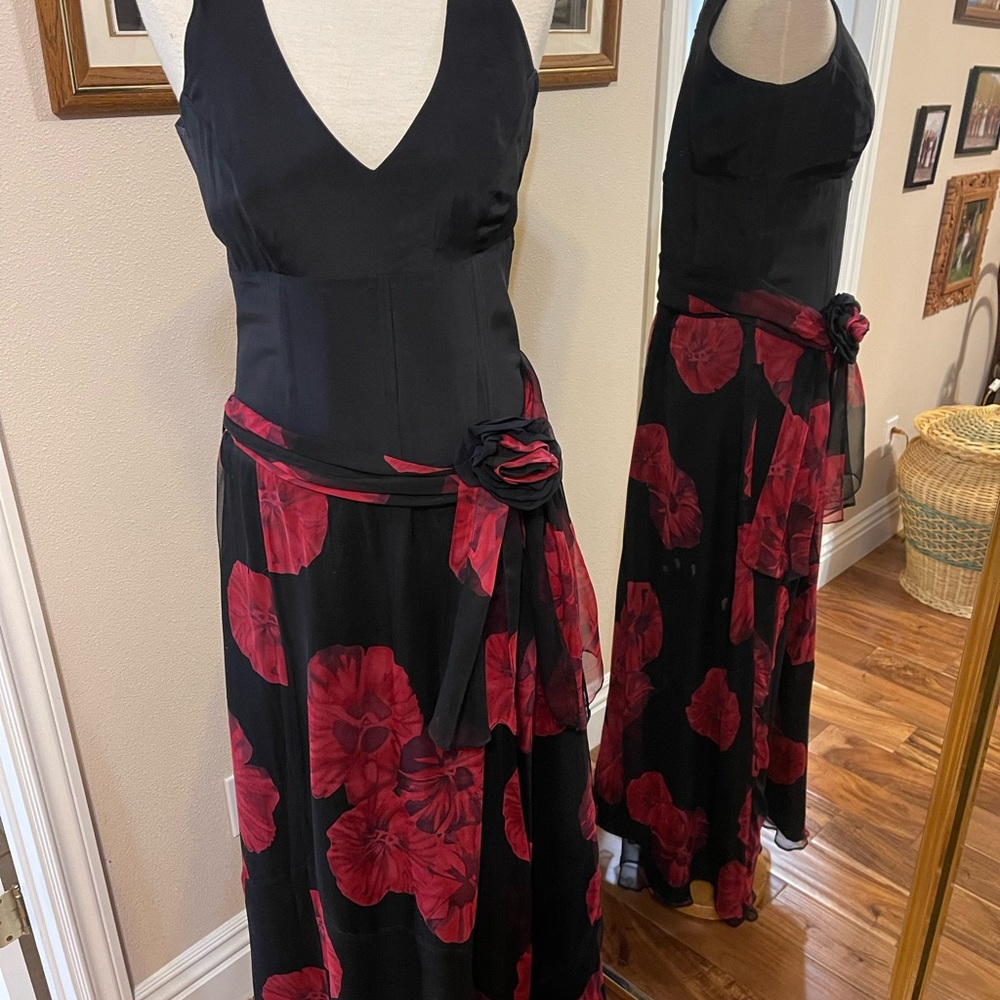 Evening Gown Size 8 Black/Red